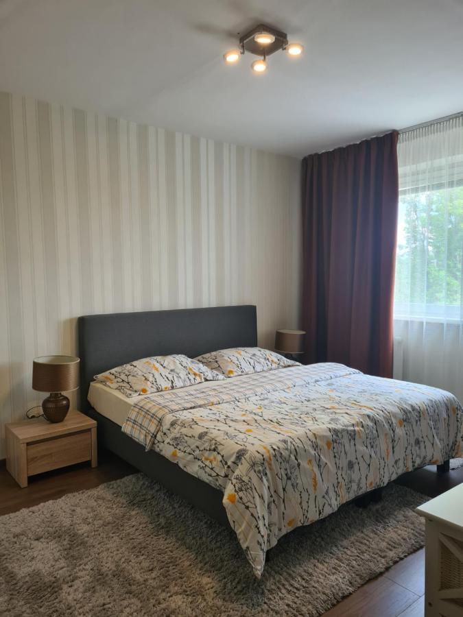 Apartman Valentin Apartamento Komárno Exterior foto